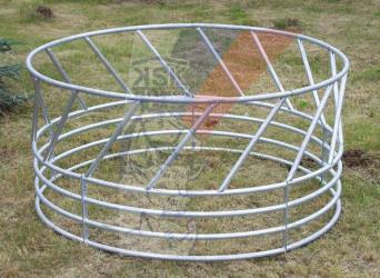 Circular feeder with diagonal rails for 15 animals