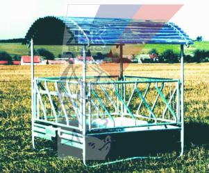 Feeder 2x2m with diagonal rails for 12 animals
