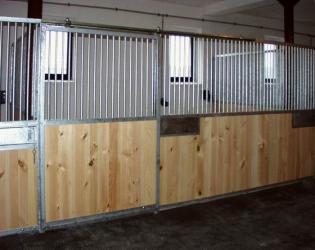 Stall front STANDARD with trough